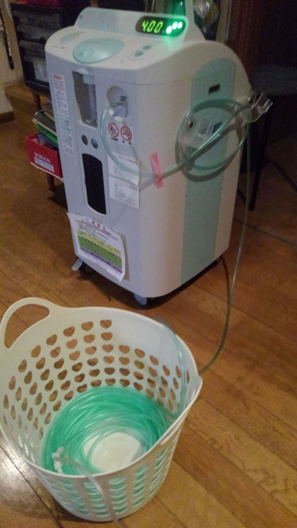 洗濯かごを使用したチューブ整理